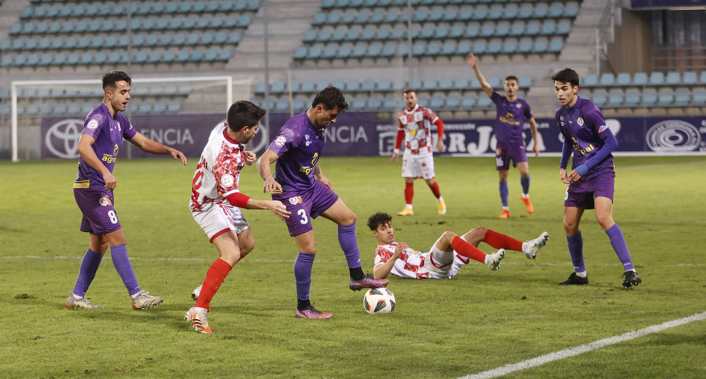 El equipo morado se mete en la lucha por el 'play-off' de ascenso a Primera RFEF