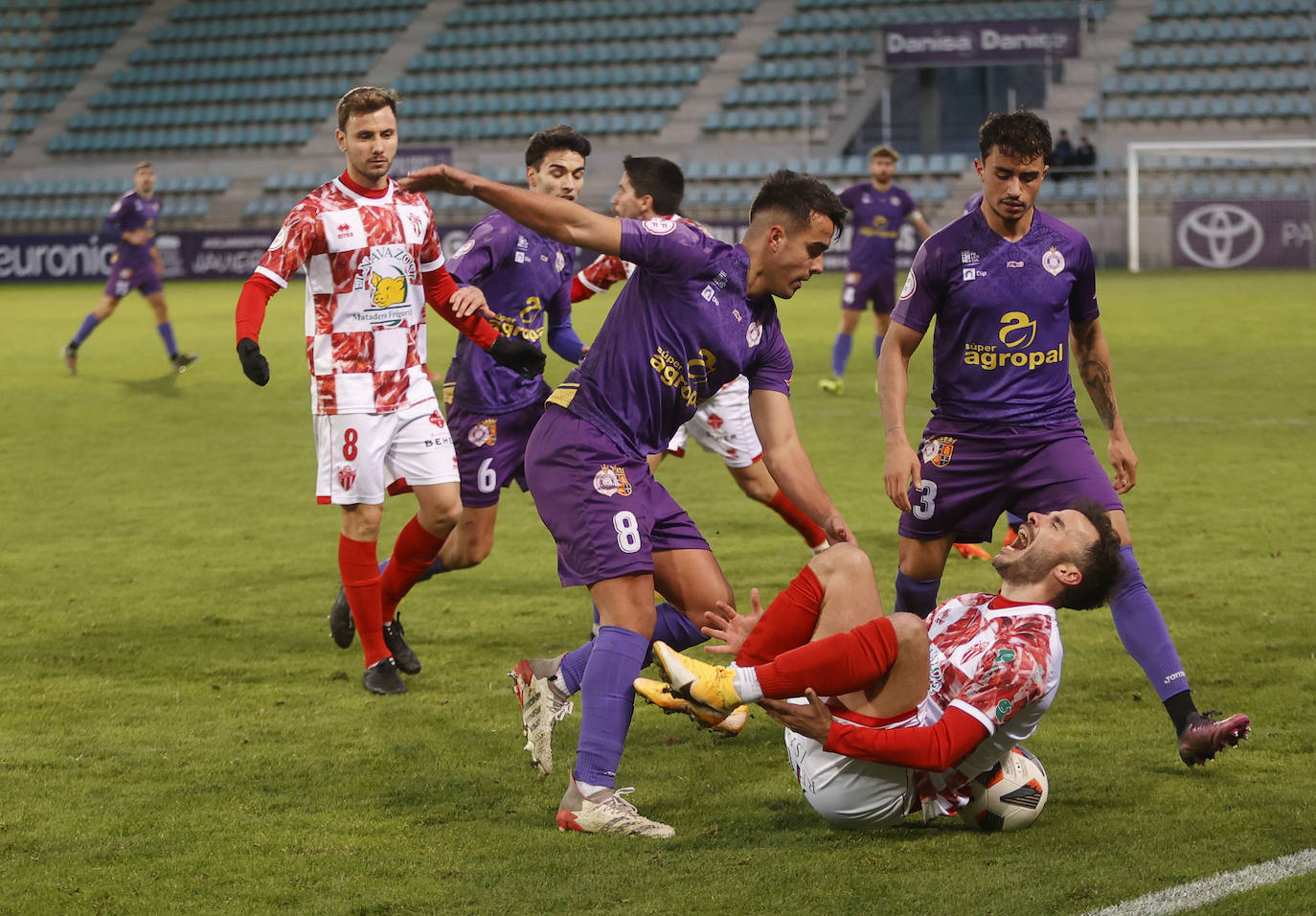 El equipo morado se mete en la lucha por el 'play-off' de ascenso a Primera RFEF