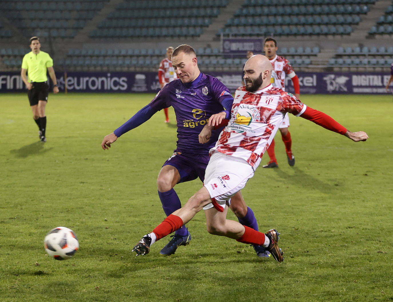 El equipo morado se mete en la lucha por el 'play-off' de ascenso a Primera RFEF