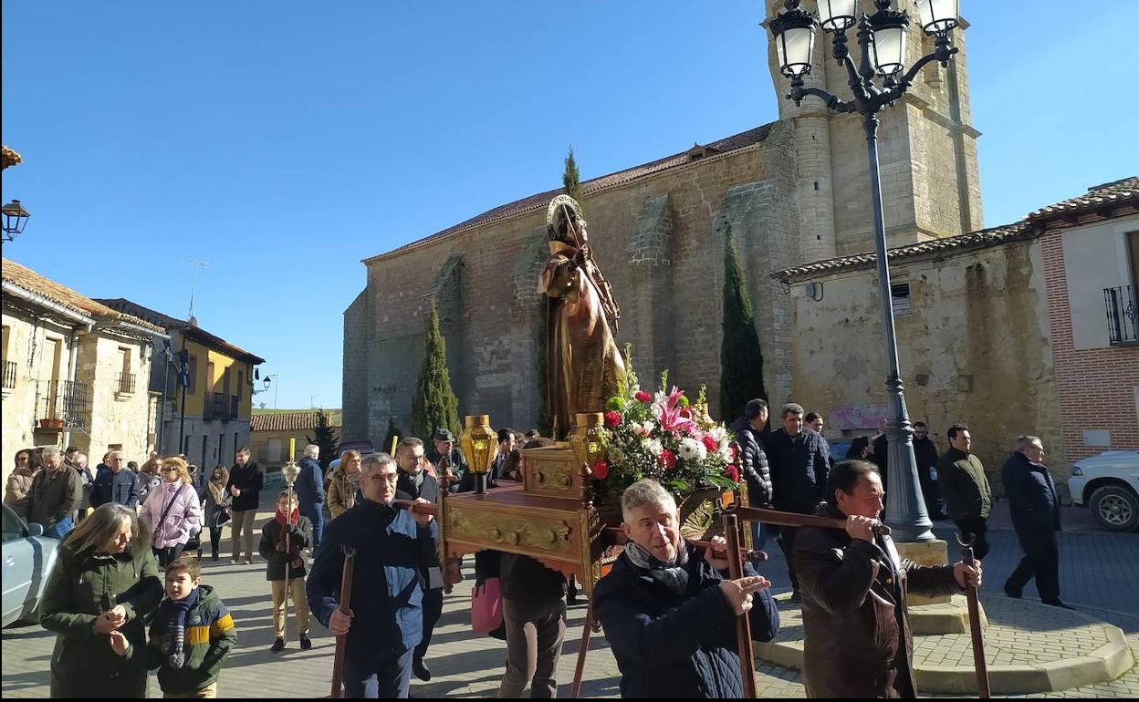 Procesión en honor a San Vicente Mártir celebrada este domingo en Valdenebro de los Valles.