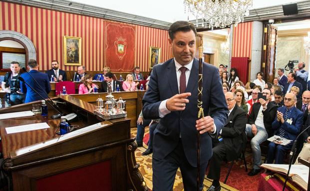 Daniel de la Rosa, en junio de 2019, en el pleno del que salió elegido alcalde de Burgos.