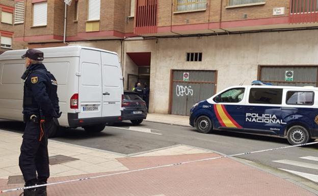 El hombre ha sido detenido en la calle El Clavel de la ciudad burgalesa de Miranda de Ebro. 