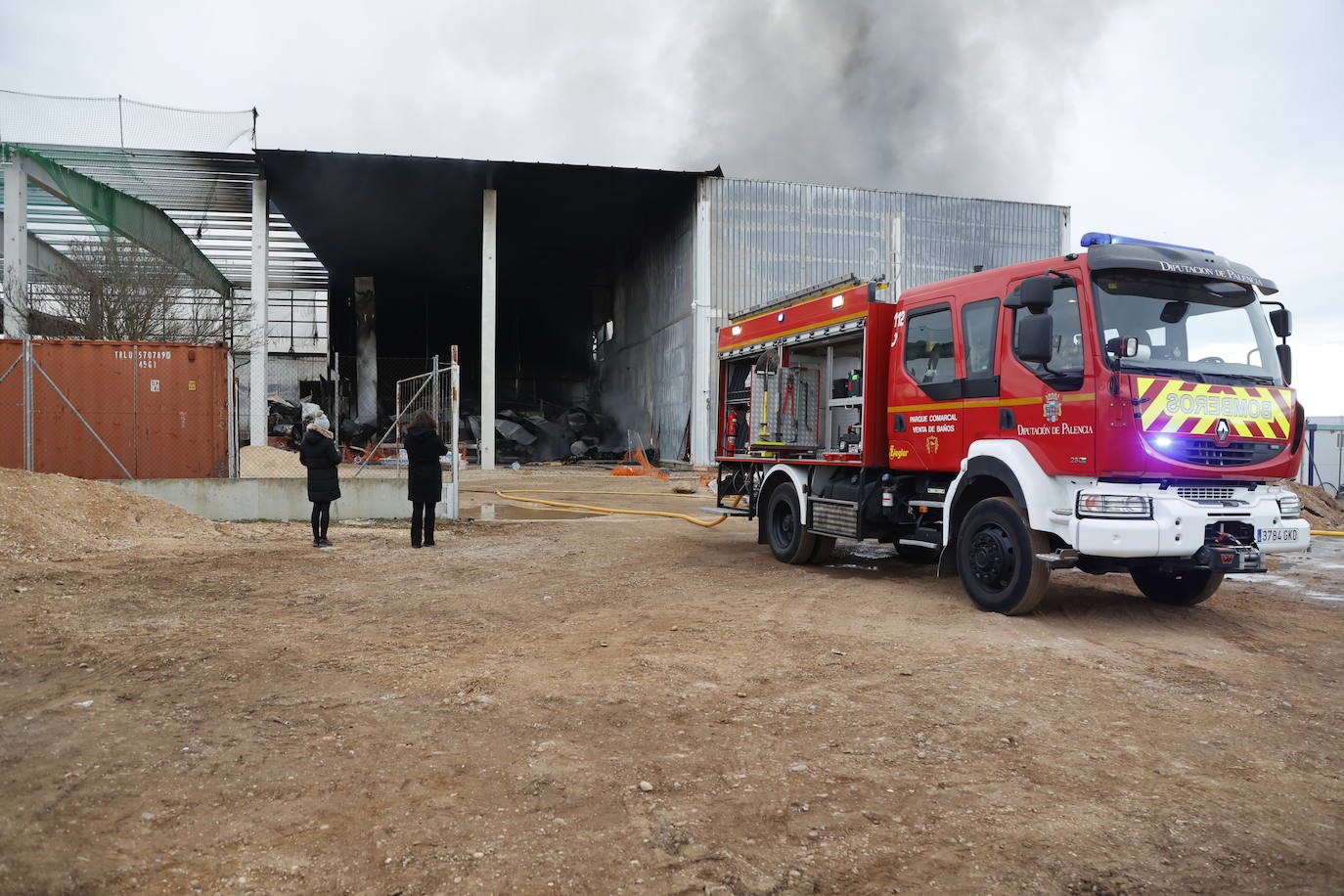 Fotos: Arde la planta de Cascajares en Dueñas