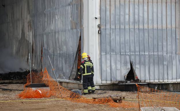 El fuego en Cascajares se ha originado en un motor cercano a la zona de empaquetado