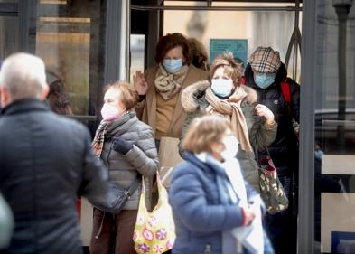 Imagen secundaria 1 - Valladolid: Adiós inminente a la mascarilla en el transporte entre el alivio y la desconfianza