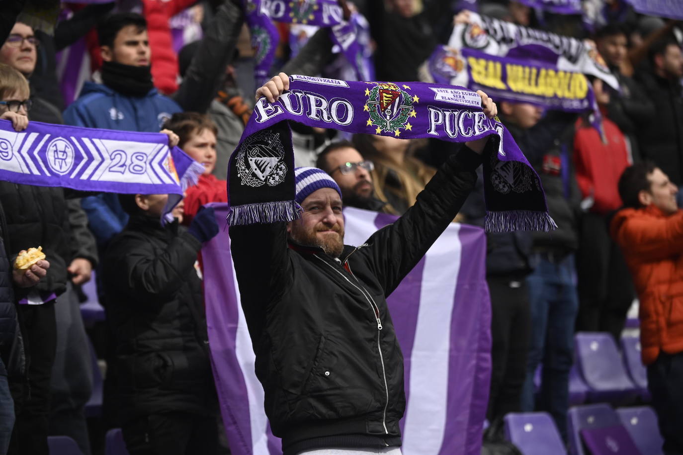 Fotos: Búscate en la grada de Zorrilla (2/2)