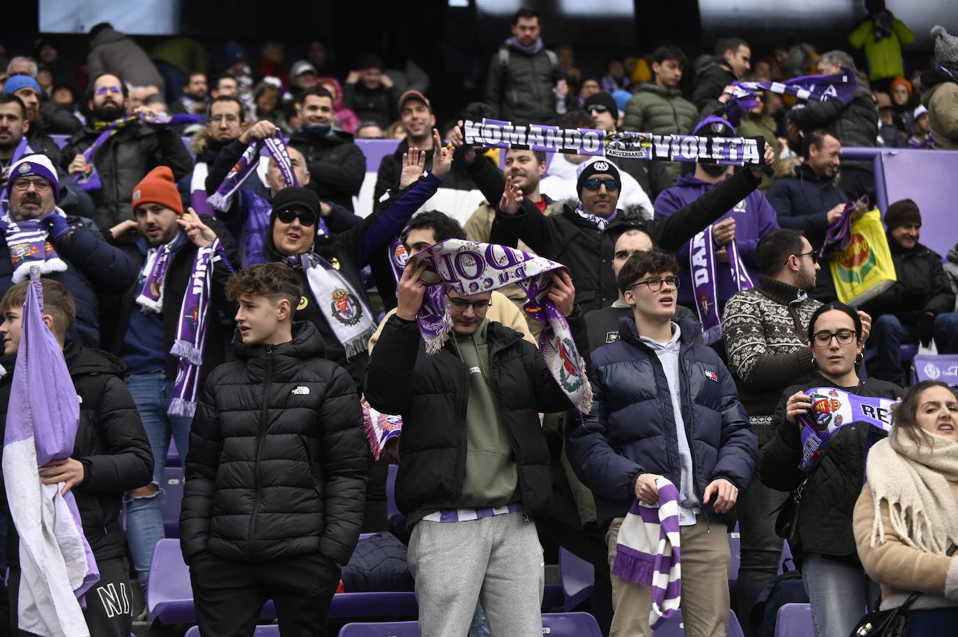 Fotos: Búscate en la grada de Zorrilla (2/2)