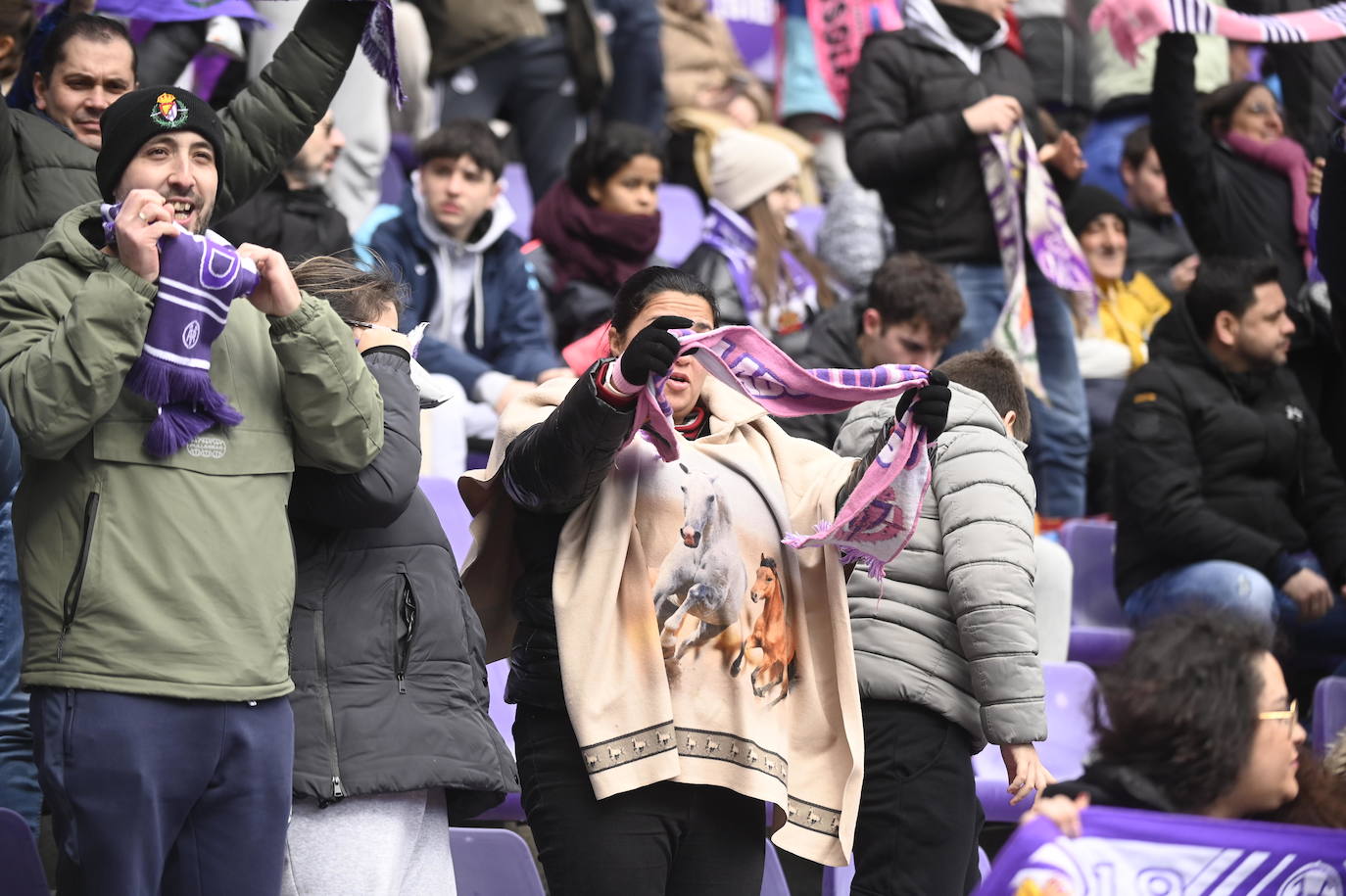 Fotos: Búscate en la grada de Zorrilla (1/2)