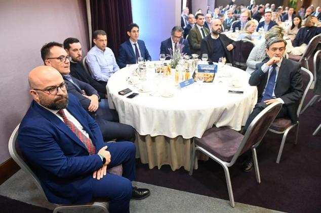 Por la derecha, Agapito Hernández, Charo López, David del Cura, Manuel Salgado, Fernando Vallelado, Juan Manuel Benito, José Luis Domínguez y Domingo Rodríguez.