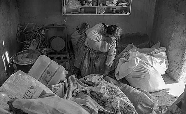 Grimalda, con sus animales muertos. 