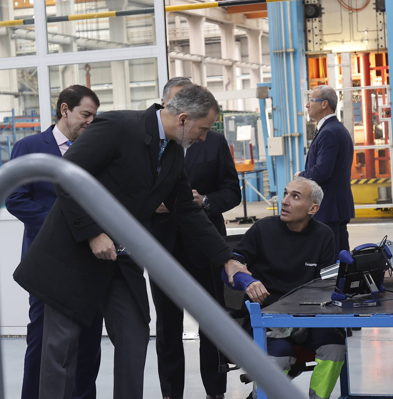 Fotos: El Rey Felipe VI conoce la innovadora planta de Gestamp en Palencia