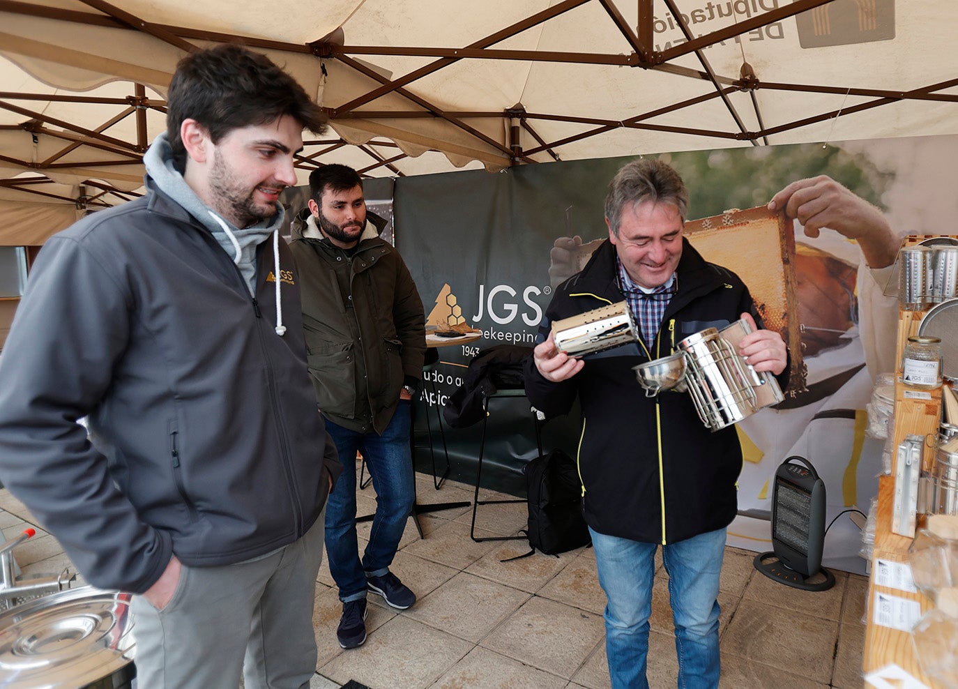 Los apicultures de Palencia defienden su miel con una marca de calidad