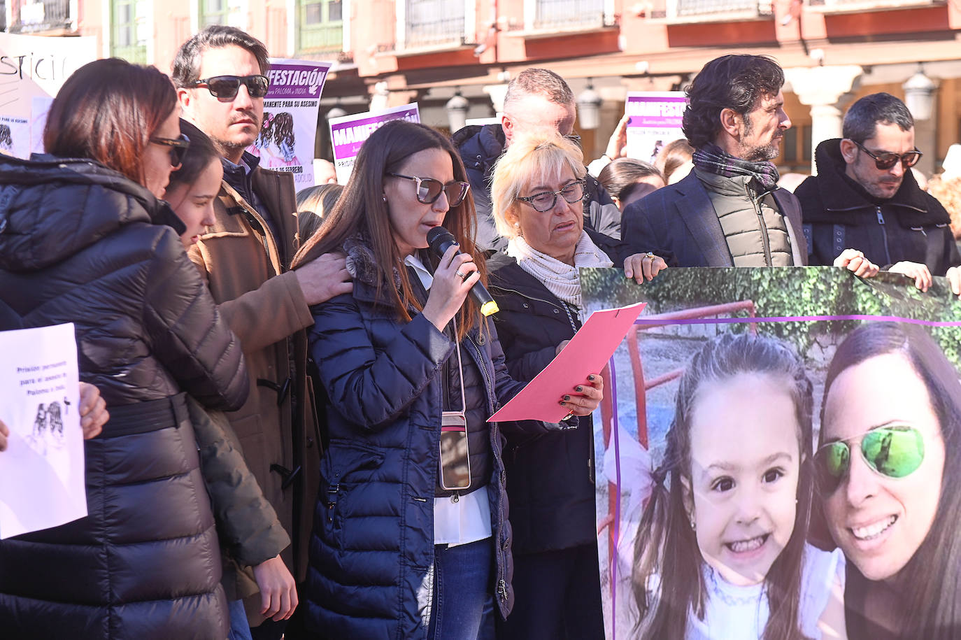 Fotos: Concentración en Valladolid para pedir justicia tras el asesinato de Paloma Pinedo y su hija India