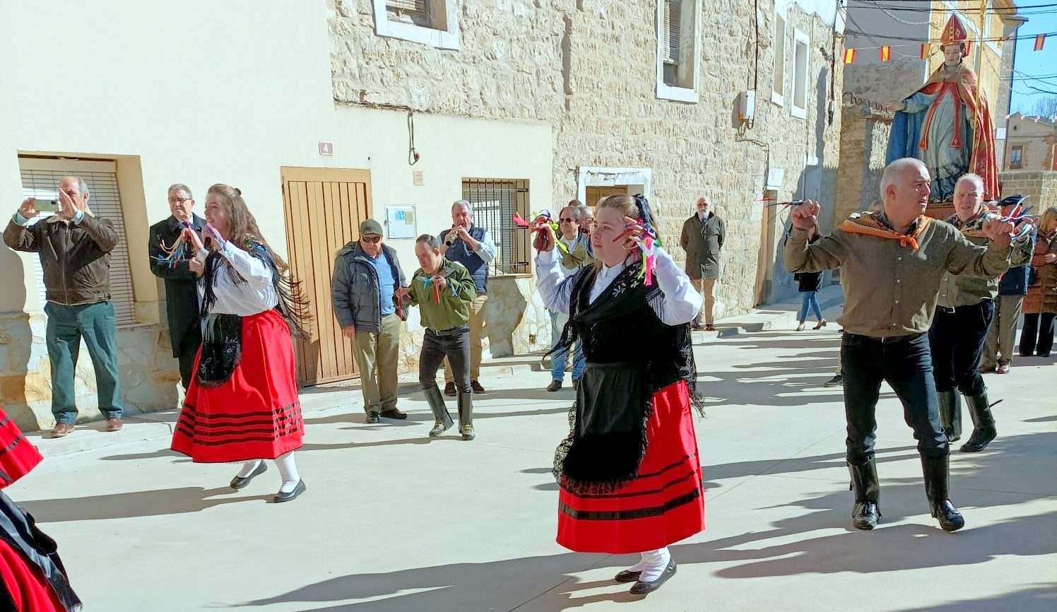 Hornillos de Cerrato danza en honor a las Candelas y San Blas