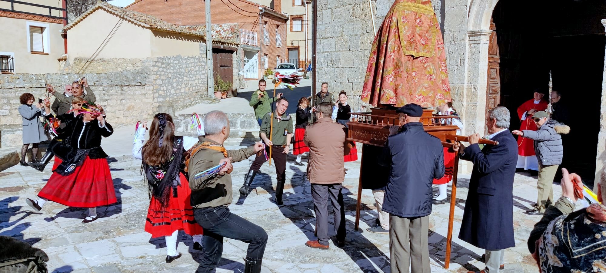 Hornillos de Cerrato danza en honor a las Candelas y San Blas