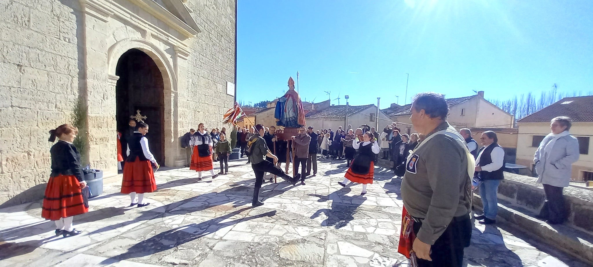 Hornillos de Cerrato danza en honor a las Candelas y San Blas