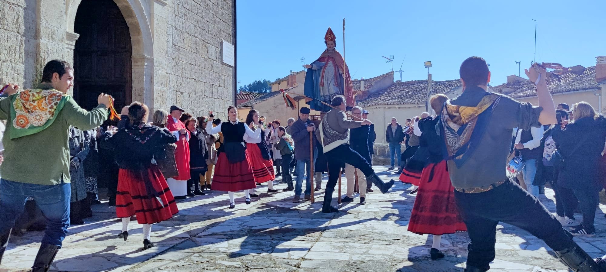 Hornillos de Cerrato danza en honor a las Candelas y San Blas