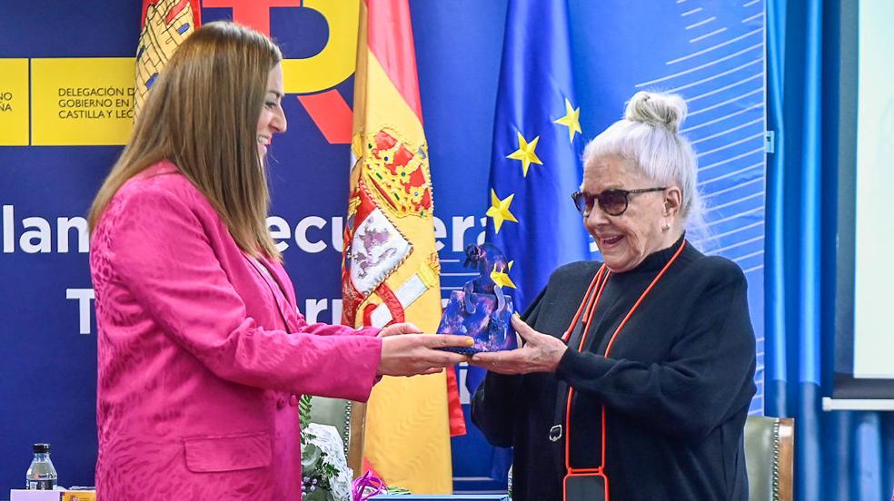 La actriz Lola Herrera recibe el premio Menina de Honor 2022 en Valladolid