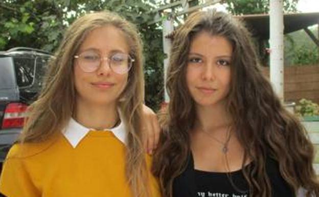 Las mellizas Micaela y Ángela hoy tienen 19 años.