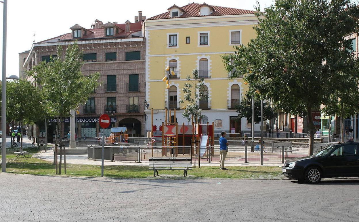 La plaza de Somorrostro es uno de los lugares afectados por los olores a gasoil.