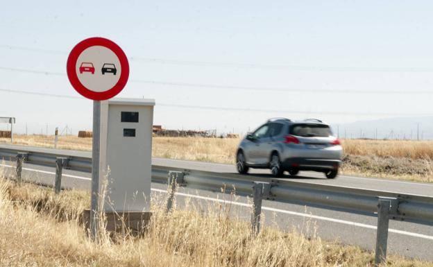 La multa de la DGT por frenar sin justificación cerca de un radar