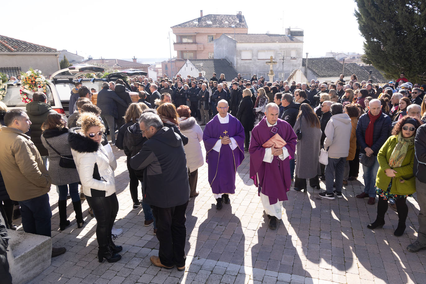 Fotos: Íscar se despide de Estela Domínguez en la misa funeral
