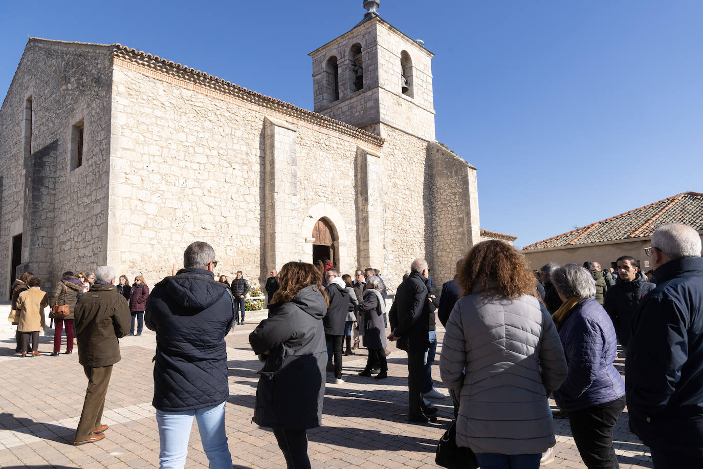 Fotos: Íscar se despide de Estela Domínguez en la misa funeral