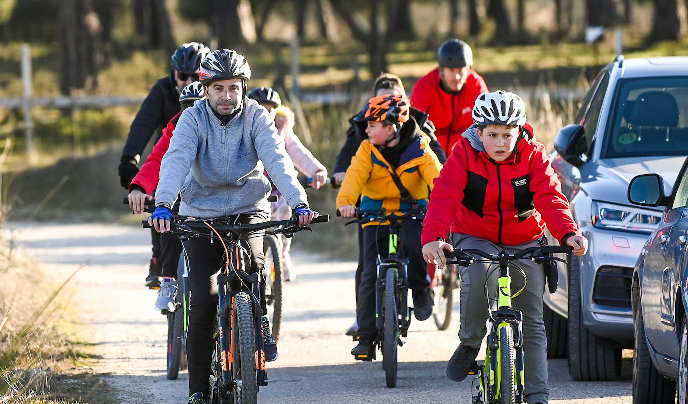 Fotos: Traspinedo se monta en bici para recordar a Esther López un año después