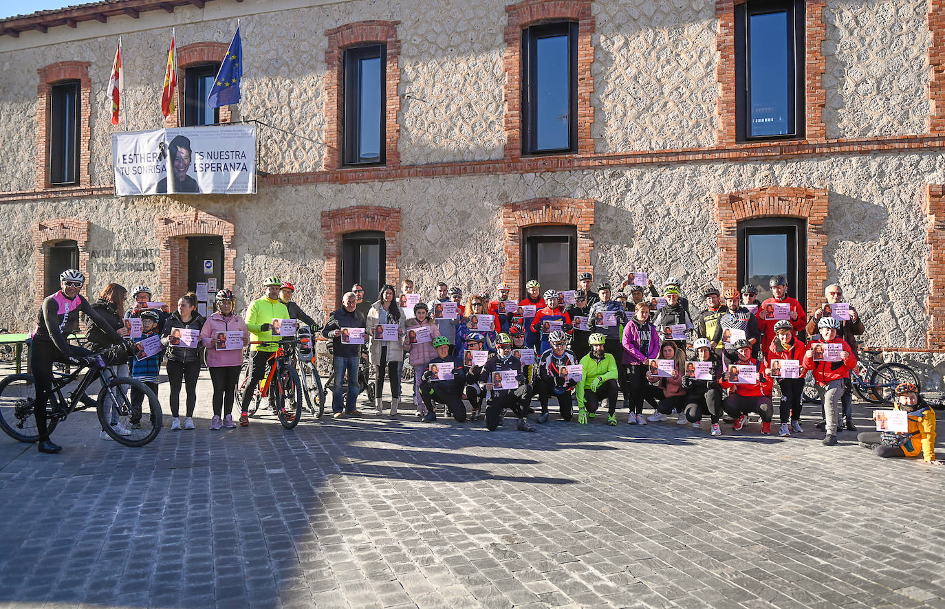 Fotos: Traspinedo se monta en bici para recordar a Esther López un año después