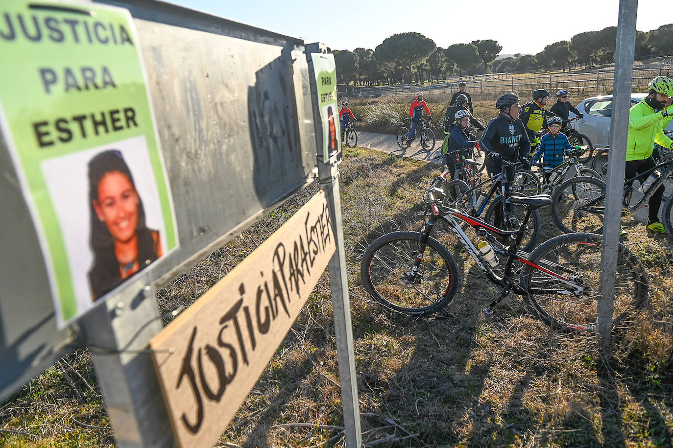 Fotos: Traspinedo se monta en bici para recordar a Esther López un año después