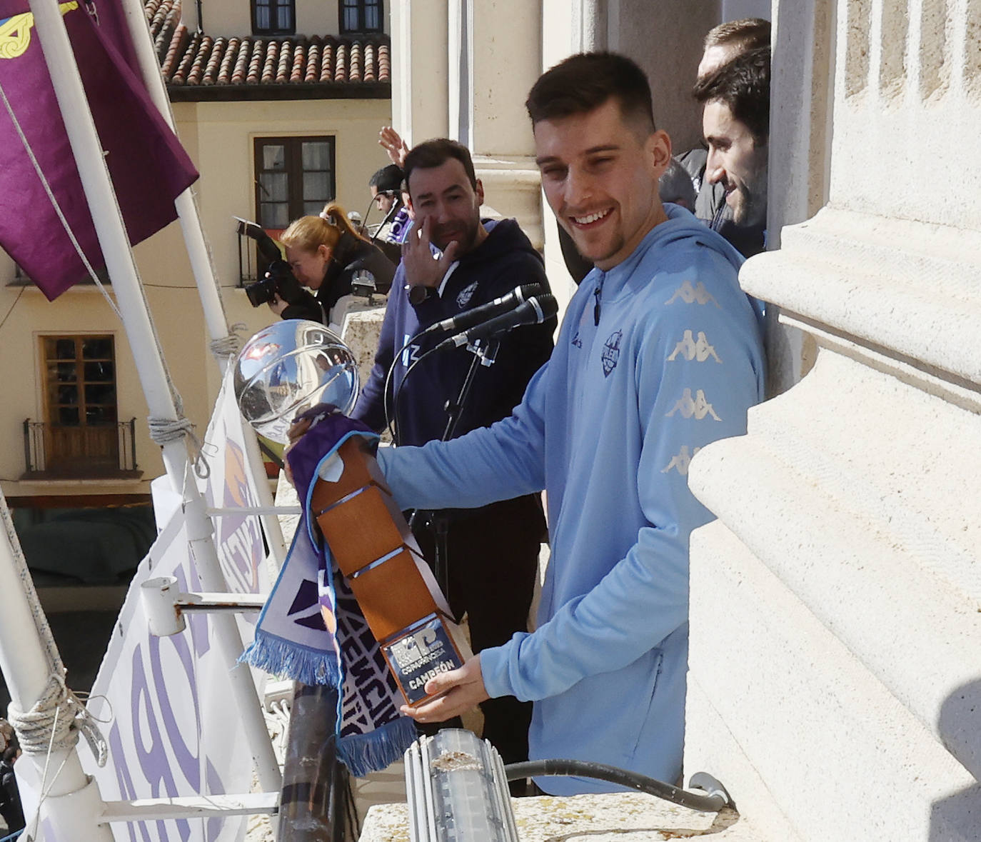 Fotos: El equipo brinda la Copa Princesa a toda Palencia