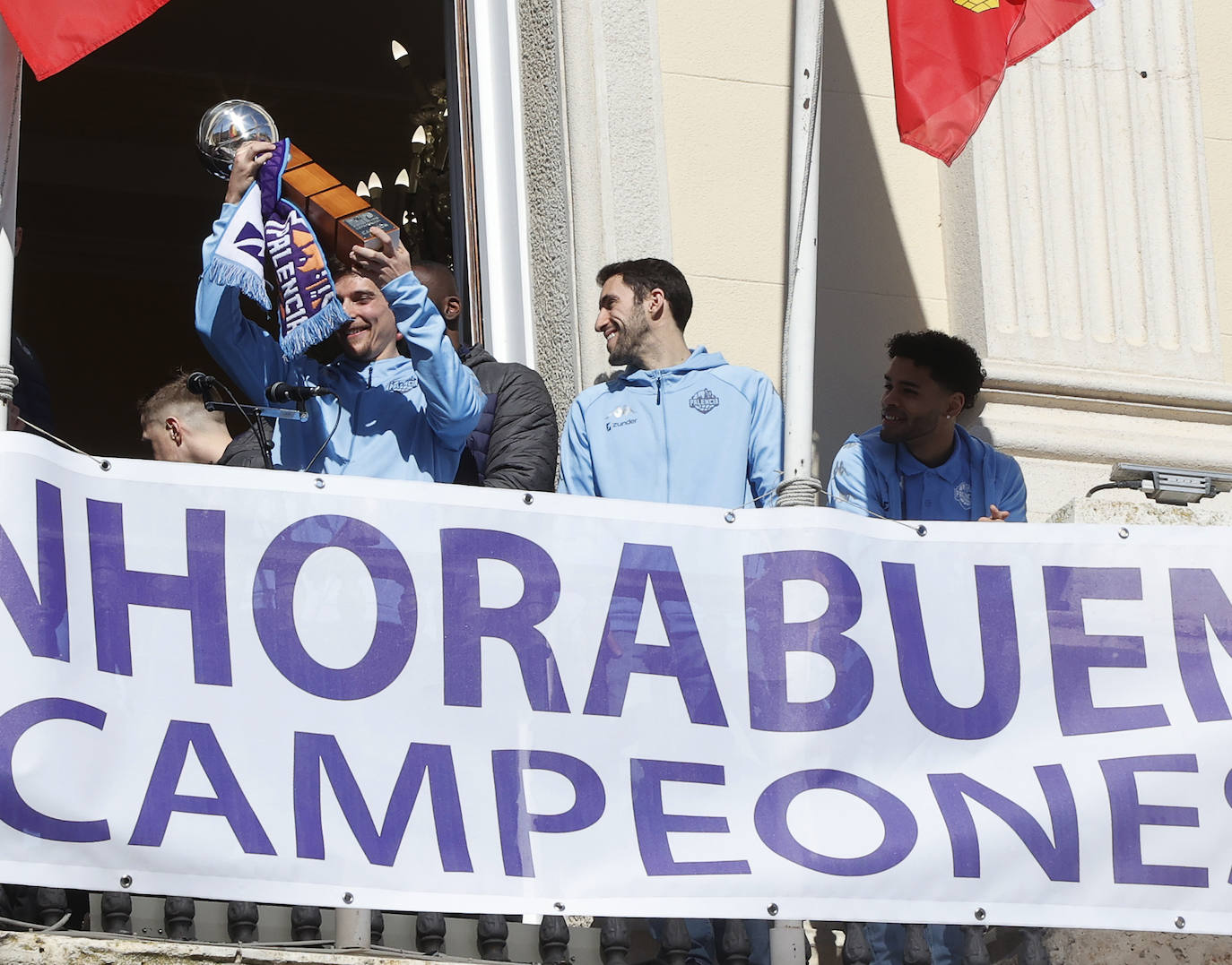 Fotos: El equipo brinda la Copa Princesa a toda Palencia