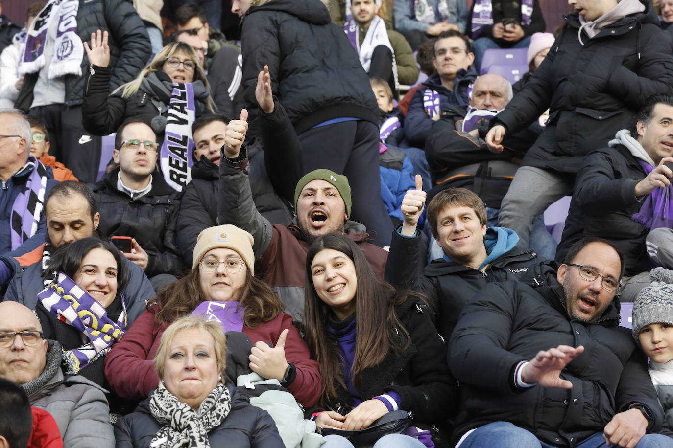 Fotos: Búscate en la grada del partido del Real Valladolid ante Osasuna (1/5)