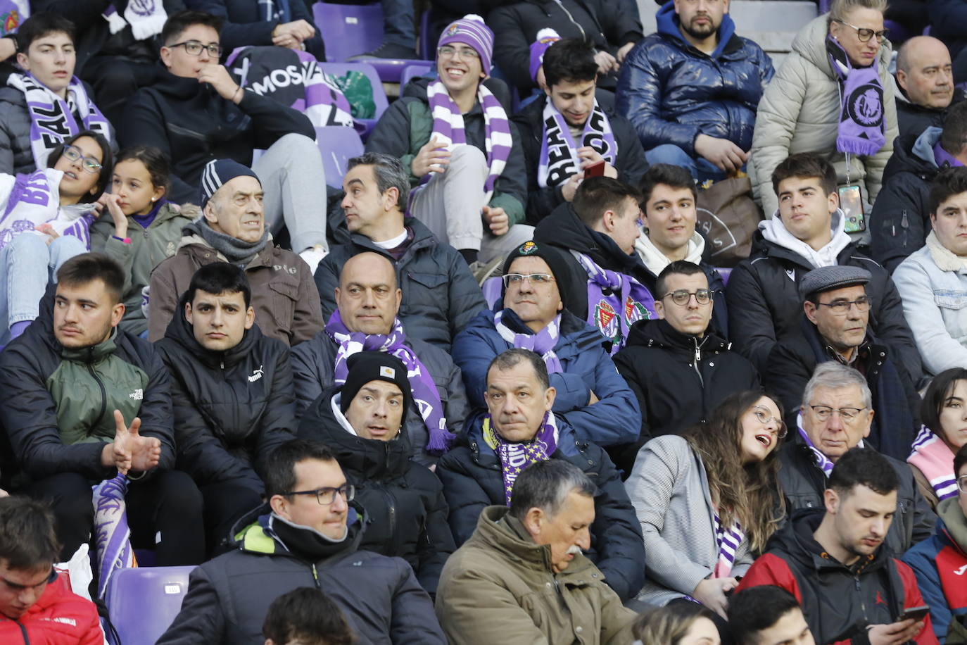 Fotos: Búscate en la grada del partido del Real Valladolid ante Osasuna (5/5)