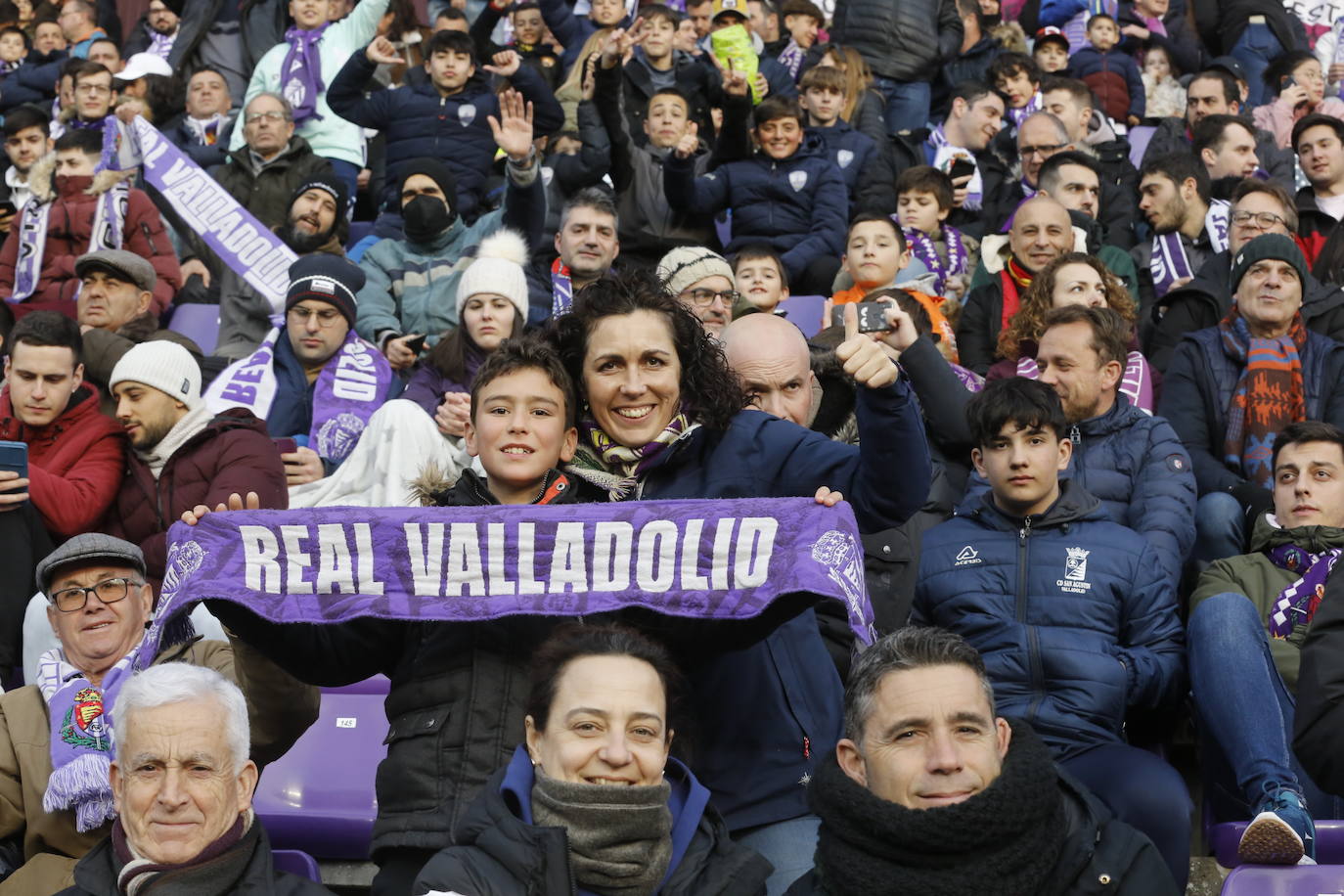 Fotos: Búscate en la grada del partido del Real Valladolid ante Osasuna (1/5)