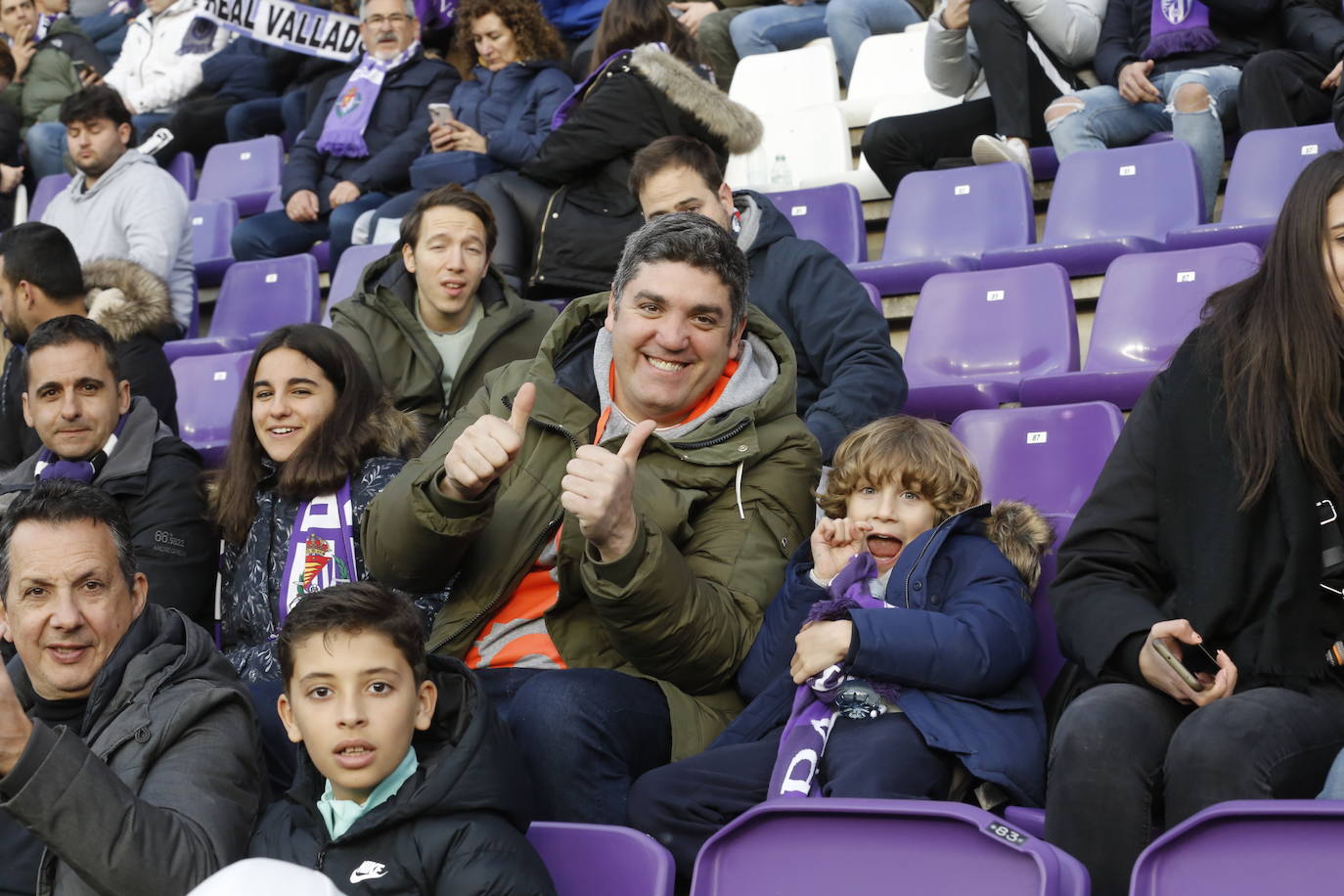 Fotos: Búscate en la grada del partido del Real Valladolid ante Osasuna (1/5)