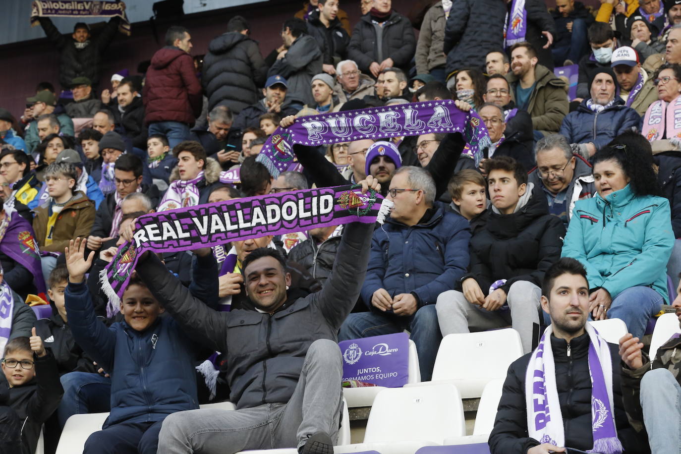 Fotos: Búscate en la grada del partido del Real Valladolid ante Osasuna (2/5)