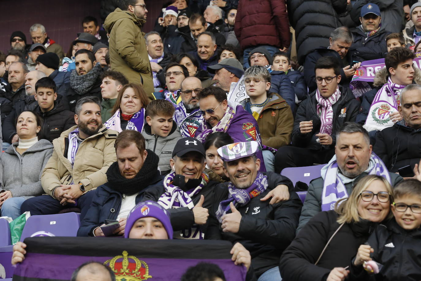 Fotos: Búscate en la grada del partido del Real Valladolid ante Osasuna (2/5)