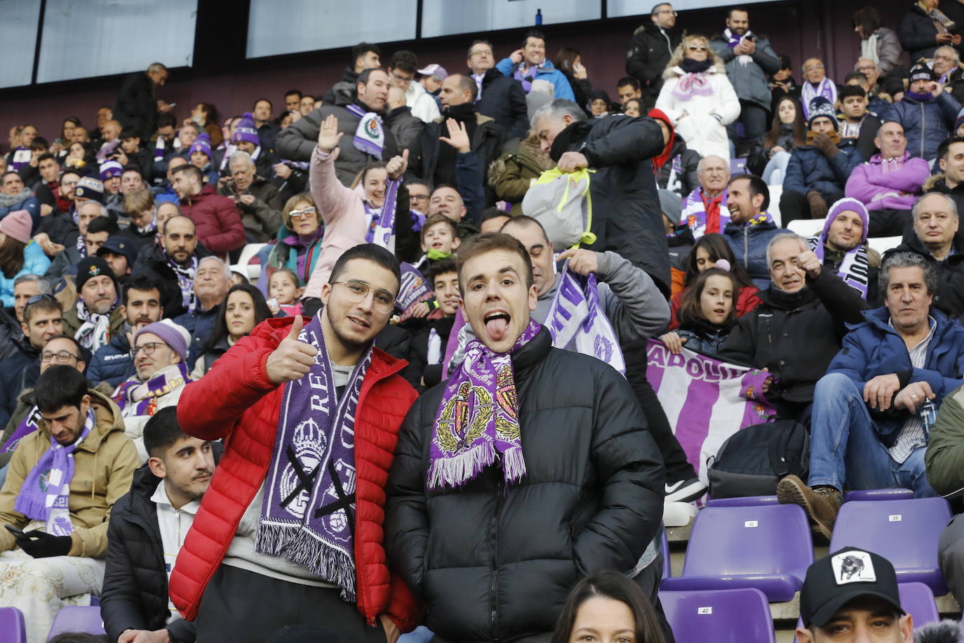 Fotos: Búscate en la grada del partido del Real Valladolid ante Osasuna (2/5)