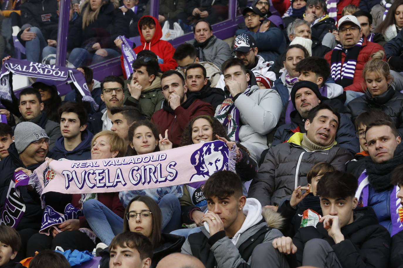 Fotos: Búscate en la grada del partido del Real Valladolid ante Osasuna (4/5)