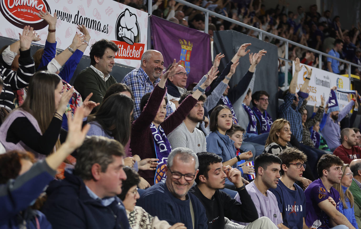 El público palentino llevó al Zunder Palencia hasta la victoria con su apoyo