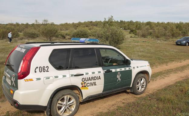 Investigan a tres hombres por cazar de noche y sin autorización del coto en Palencia