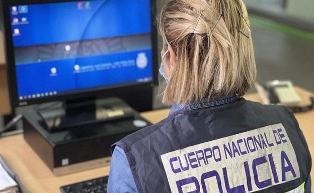 Doce detenidos por extorsionar en Valladolid a personas que buscaban citas por Internet