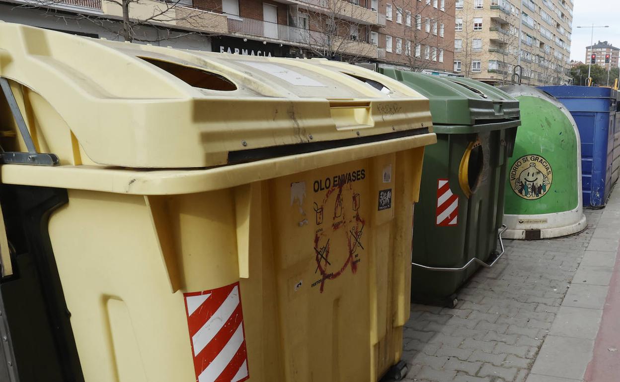 Contenedores de basura en Cardenal Cisneros.