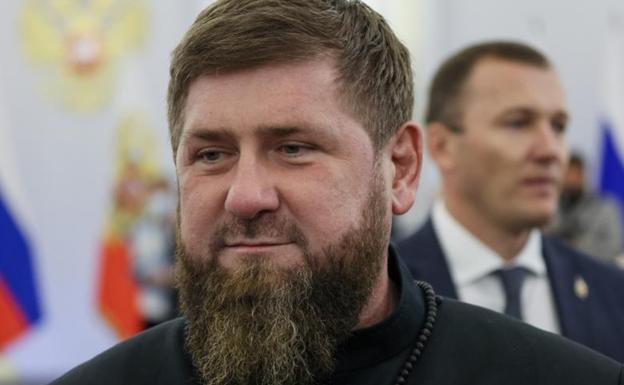 Ramzan Kadírov, líder checheno, es uno de los más leales aliados de Putin. Envió al frente a varias de sus guarniciones, incluidos sus propios familiares, entre ellos, sus hijos menores de edad. 