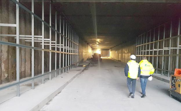 Interior del túnel de Panaderos, donde se colocarán las planchas que recubrirán las paredes. 