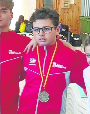 Samuel Pérez, con la medalla de plata. 