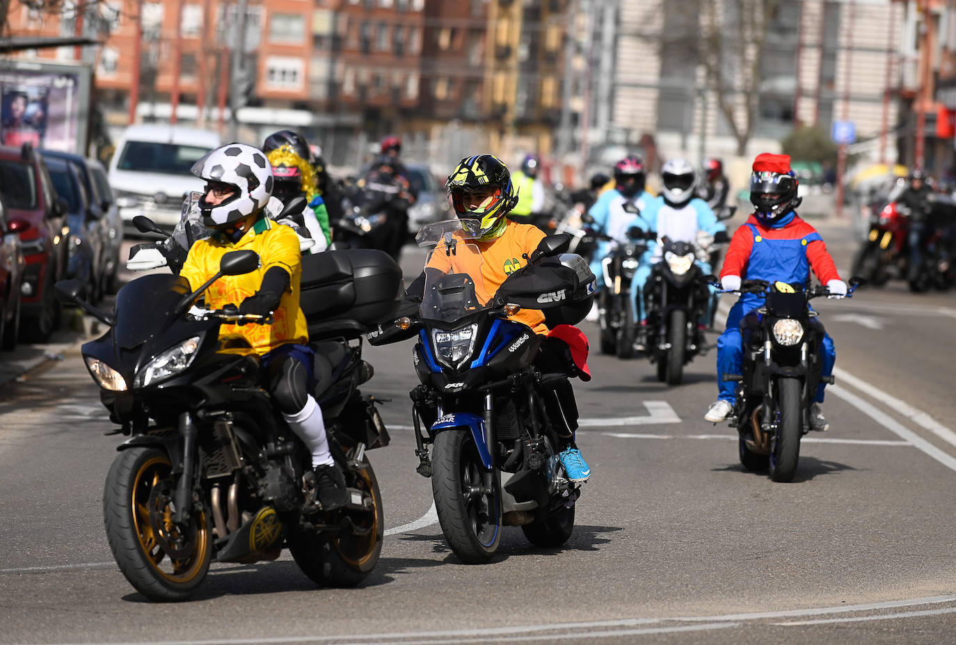 Un momento del desfile de carnaval en motos celebrado este domingo en Valladolid. 