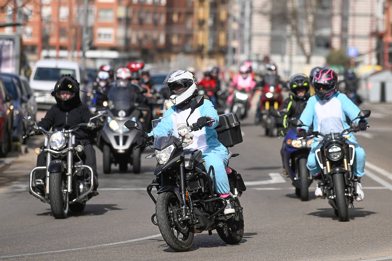 Un momento del desfile de carnaval en motos celebrado este domingo en Valladolid. 