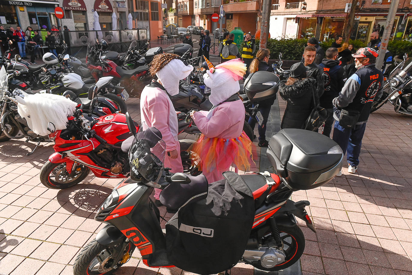 Un momento del desfile de carnaval en motos celebrado este domingo en Valladolid. 